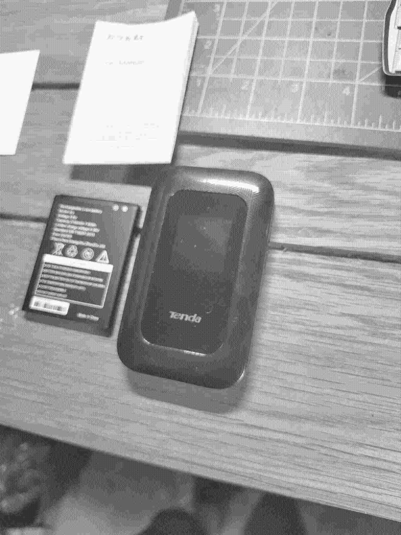 Tenda 4G185 with battery